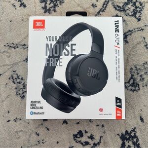 JBL 670NC noise cancelling Bluetooth headphones